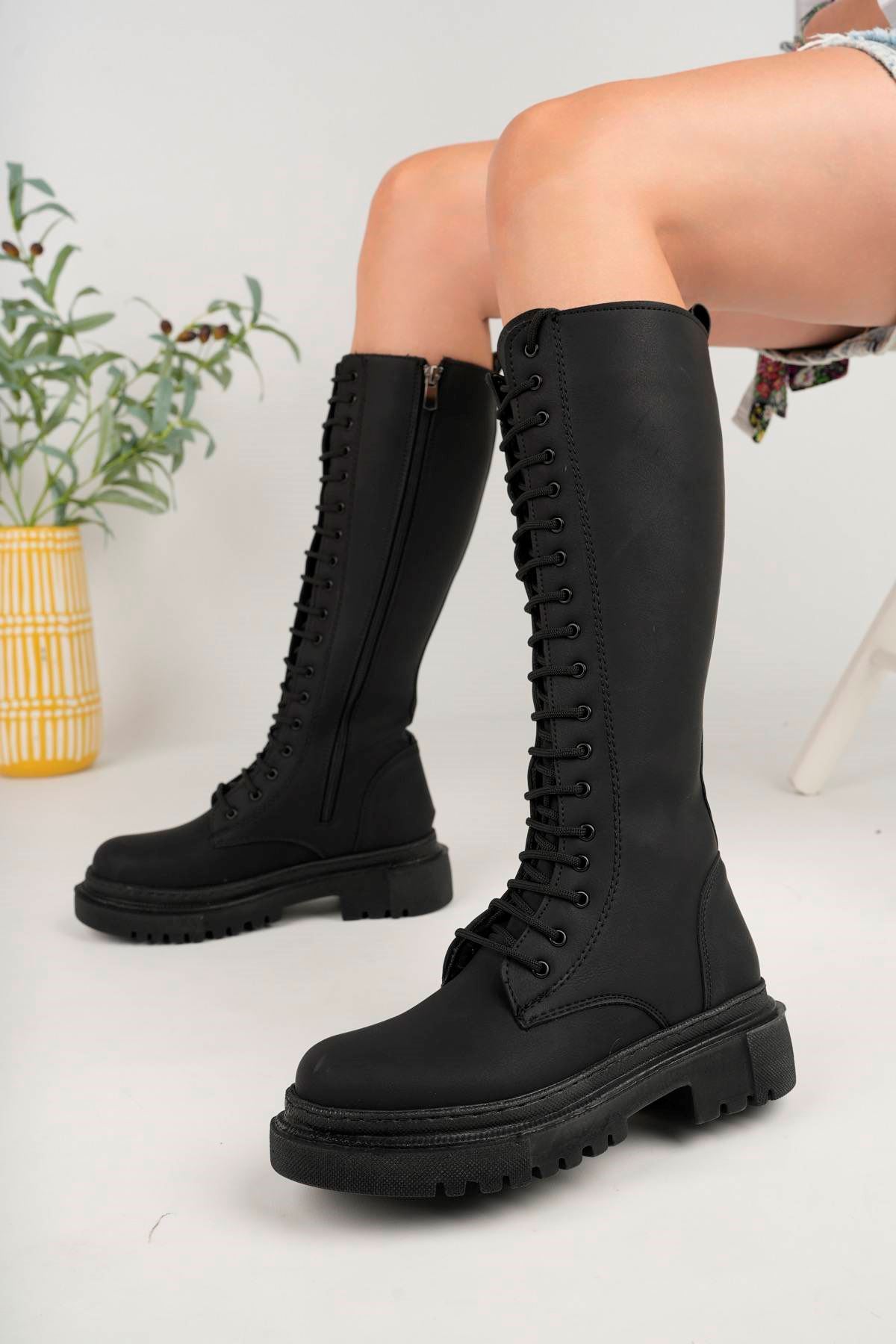 Fermuarlı Bağcıklı Uzun Siyah  Kadın Postal Bot