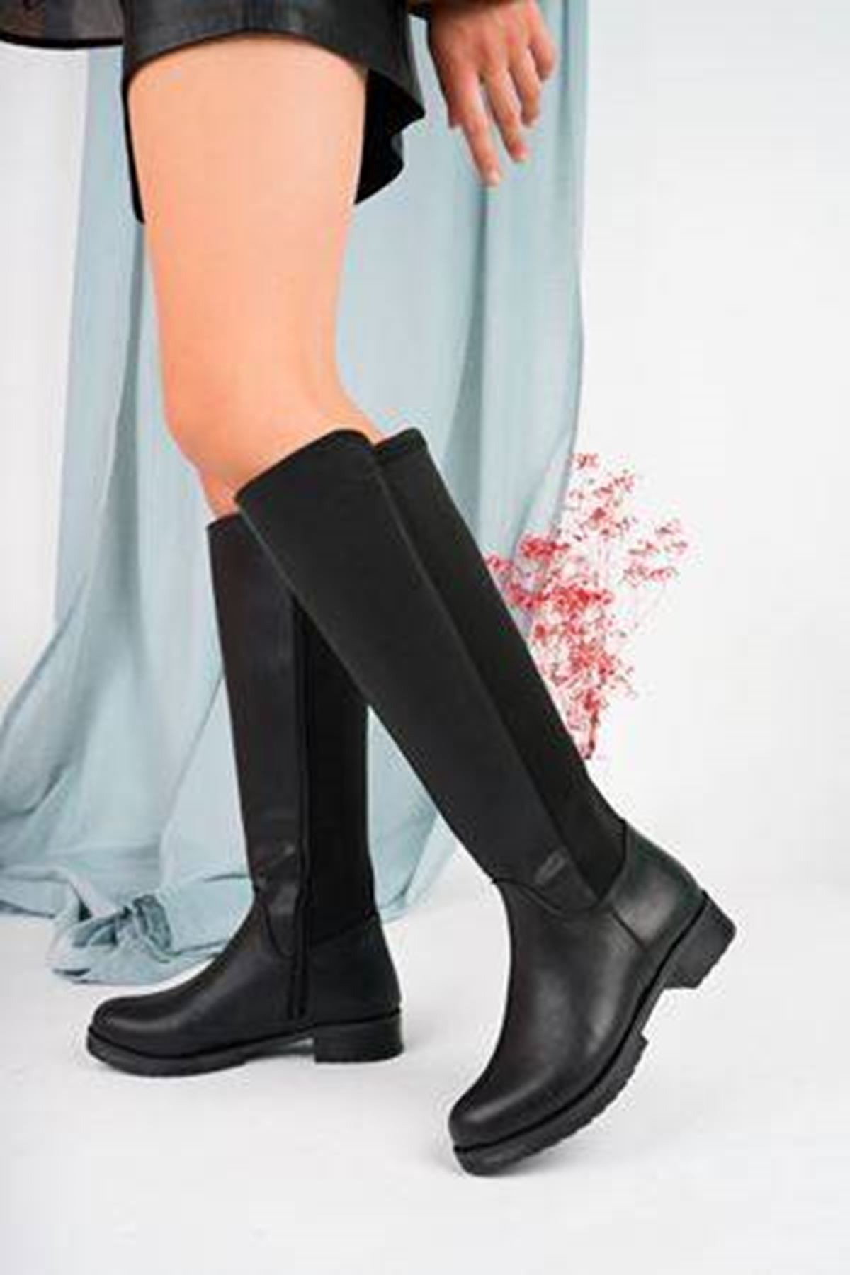 Arka Streç Siyah Cilt Kadın Çizme