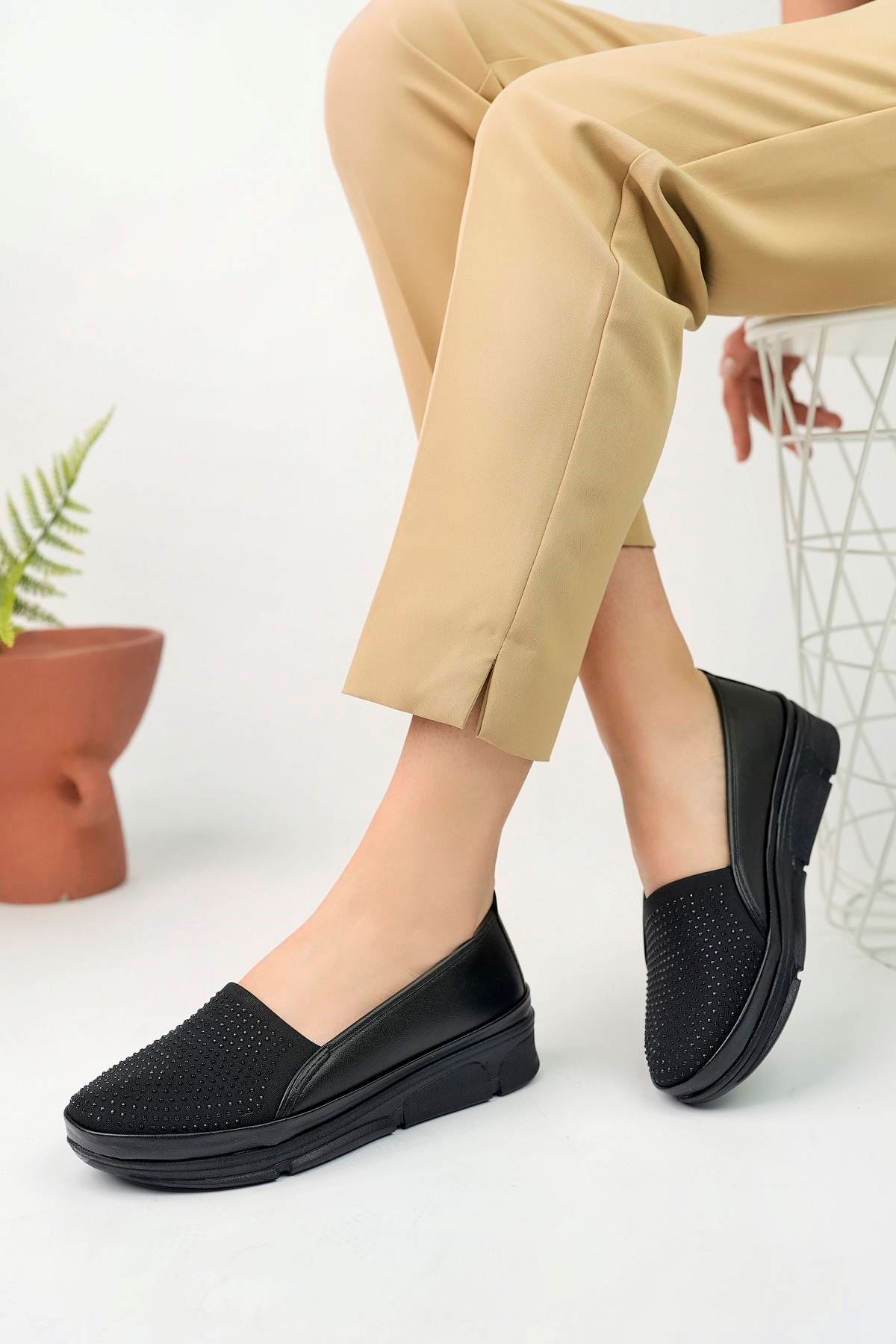 Dolgu Topuk Ortapedik Siyah Kadın Ayakkabı