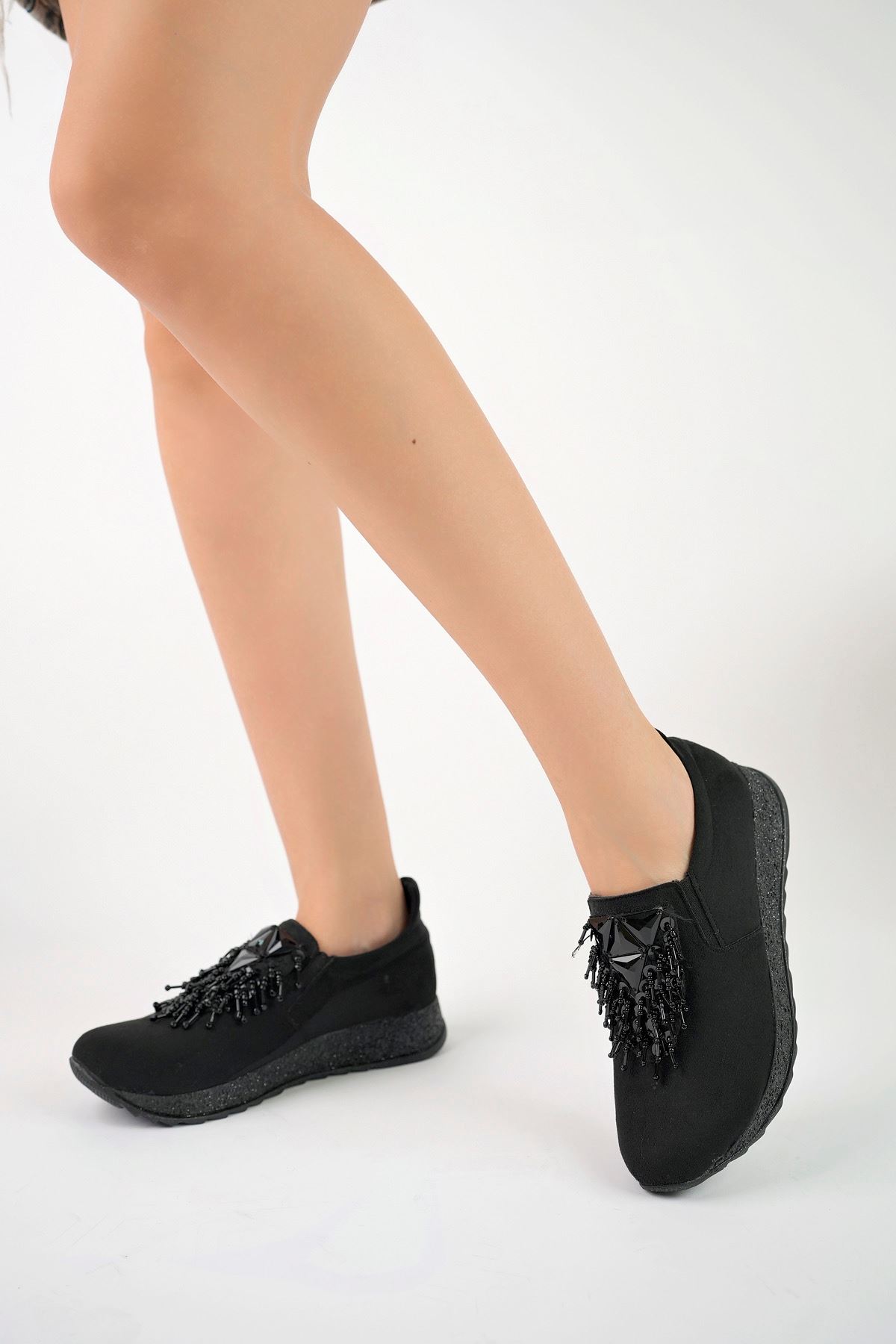 Simli Taban Taşlı Siyah Ayakkabı