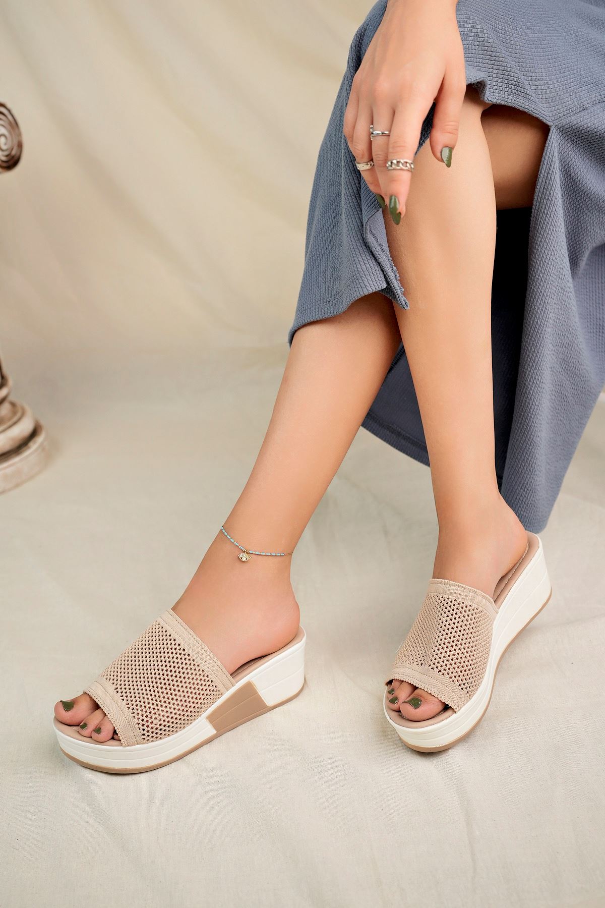 Dolgu Taban Nut Triko Kadın Terlik