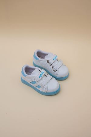 Beyaz Yanı Mavi Şeritli Bebe Ayakkabı