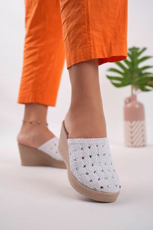 Dolgu Taban Ekose Örgü Önü Kapalı Taşlı Beyaz Terlik