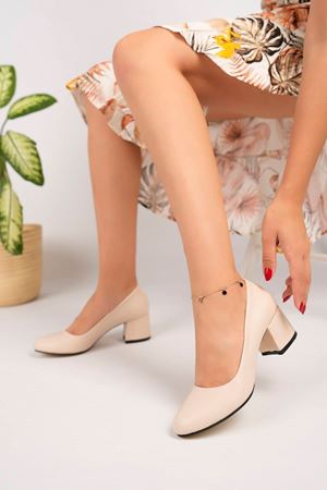 Alçak Topuk Yuvarlak Kalıp Krem Cilt Stiletto