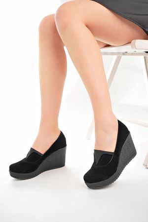 Dolgu Taban Lastikli Siyah Süet Ayakkabı