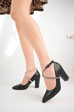 Dolgu Taban Biyesi Taşlı Siyah Cilt Kadın Ayakkabı