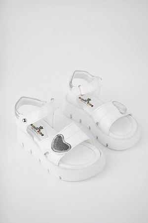 Kalpli Beyaz Kız Çocuk Sandalet