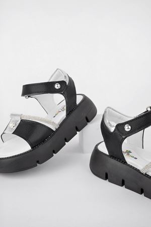 İncili Siyah Kız Çocuk Sandalet