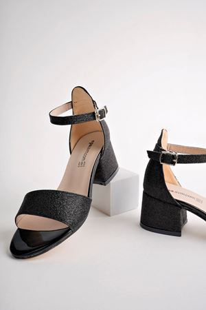 Topuklu Tek Bant Arka Kapalı Siyah Kız Çocuk Sandalet