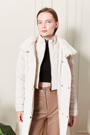 Uzun Kapitone Krem Kadın Kaban