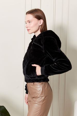 Kapşonlu Kısa Siyah Peluş Mont